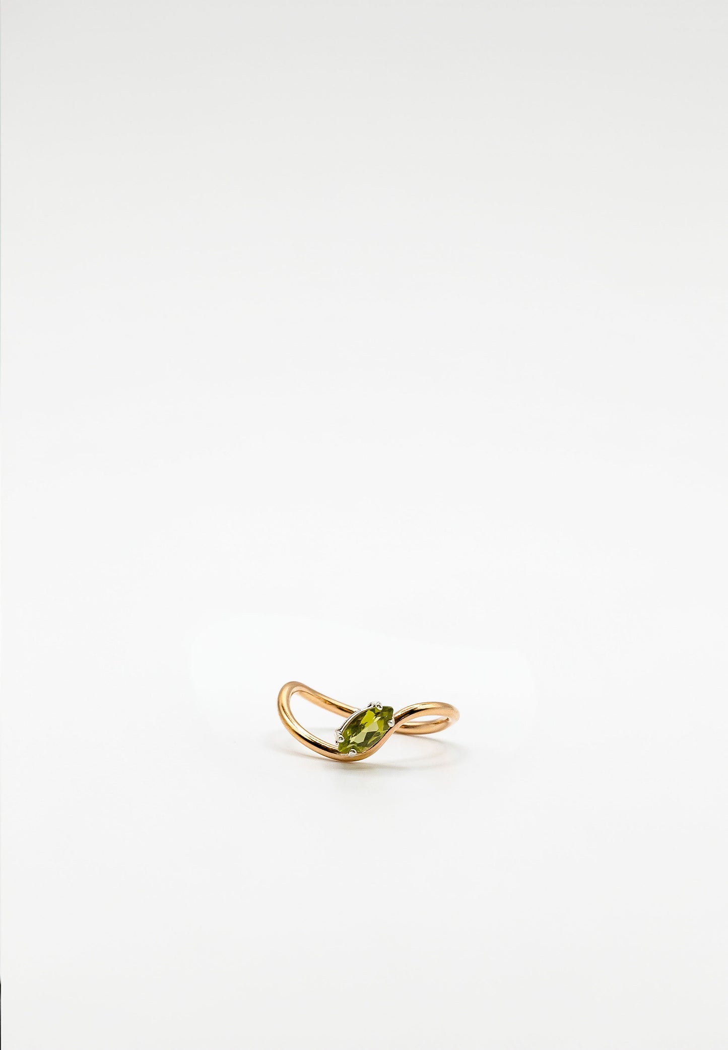 Leo ring