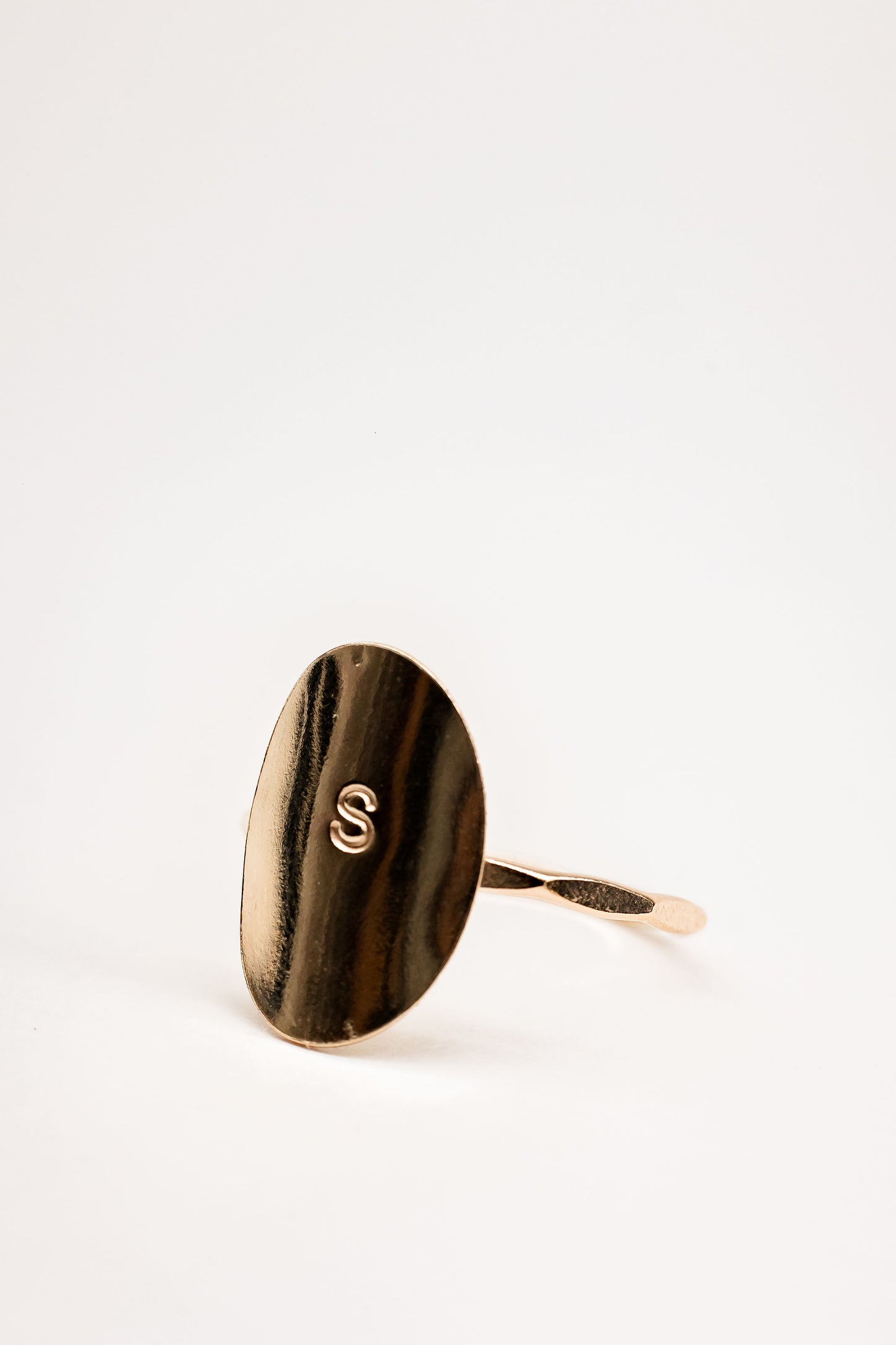 Oval initial ring