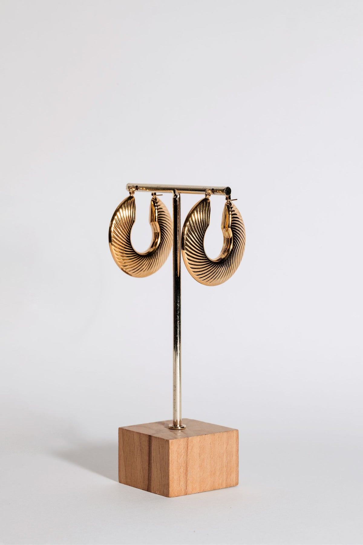 Cleo hoops