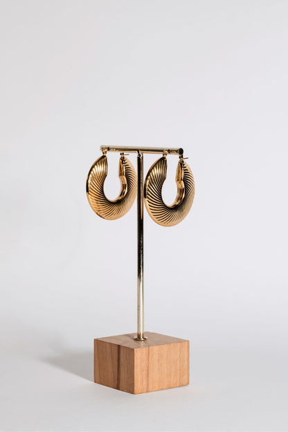Cleo hoops