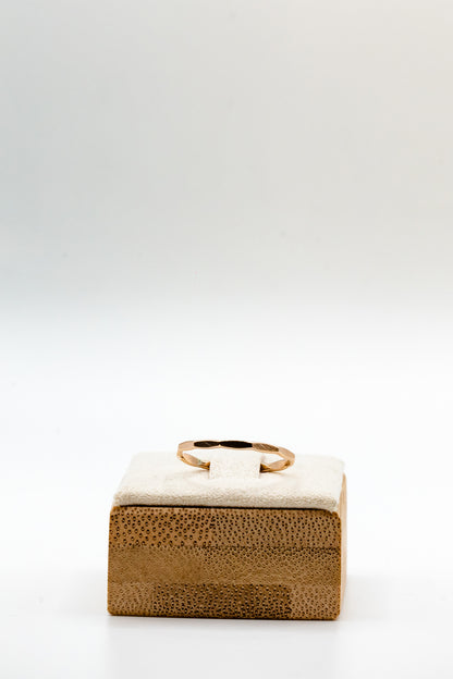 Thin hammered band