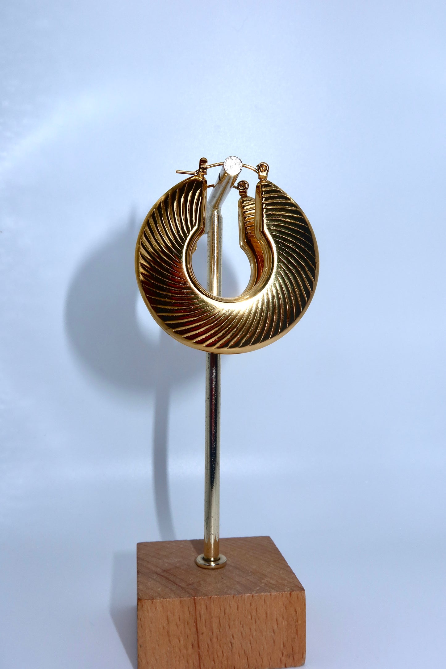 Cleo hoops
