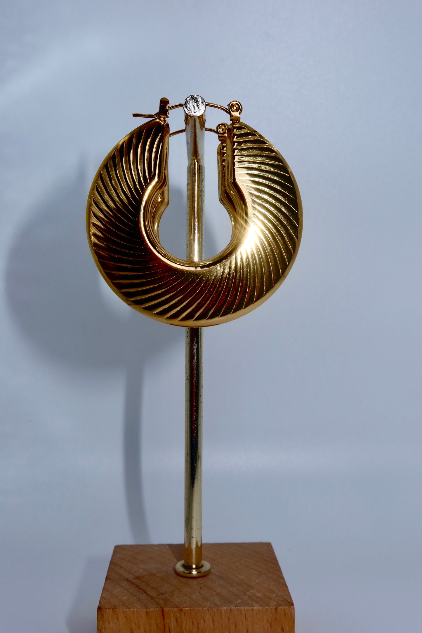 Cleo hoops